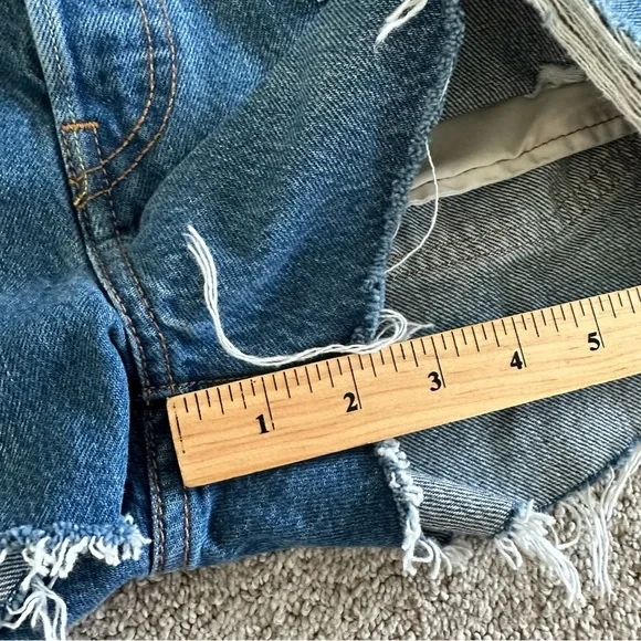 Levi's 501 High Rise Button Fly 100% Cotton Cut Off Drive Me Crazy Jean Short 30 - Picture 8 of 8